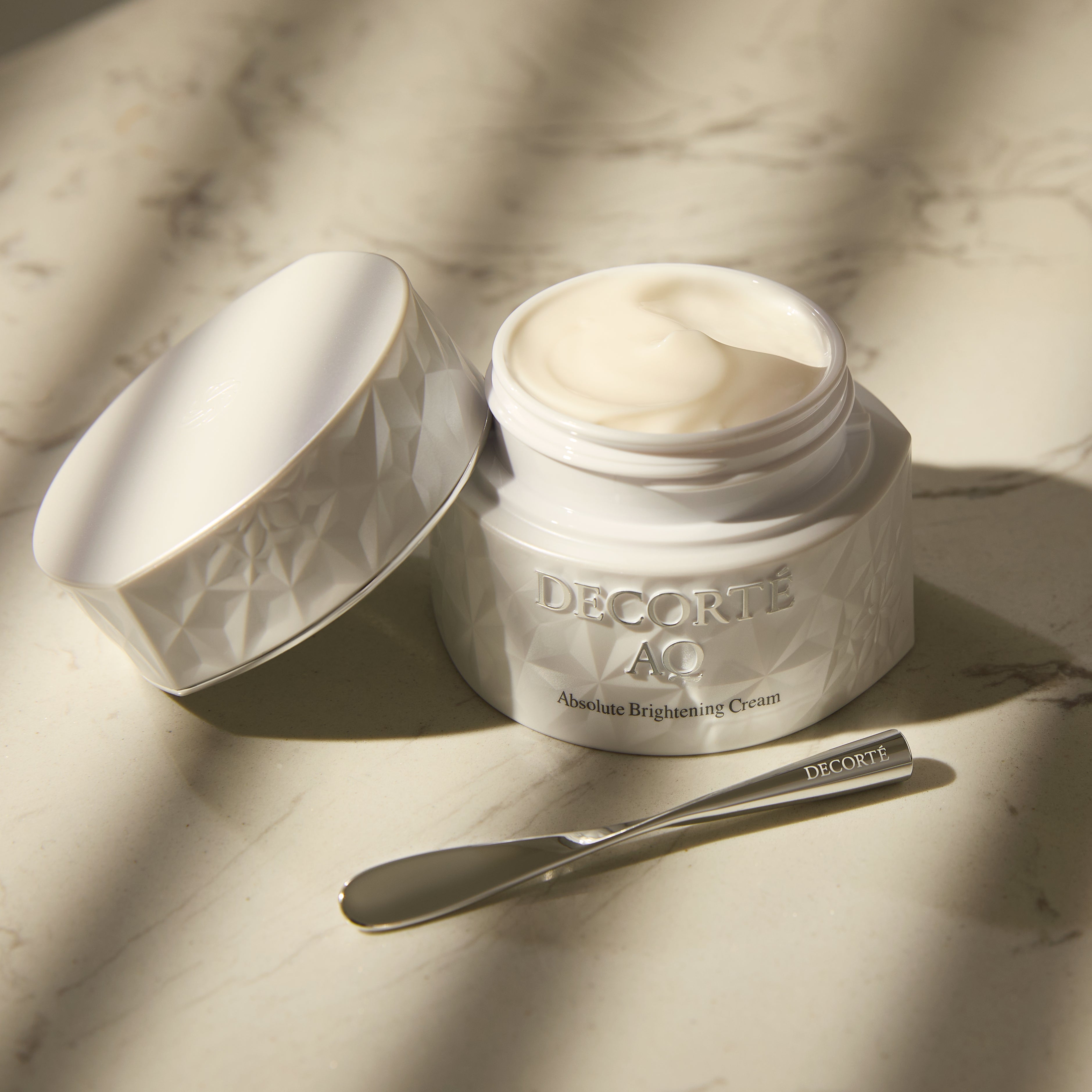 AQ Absolute Glow-Radiant Brightening Cream