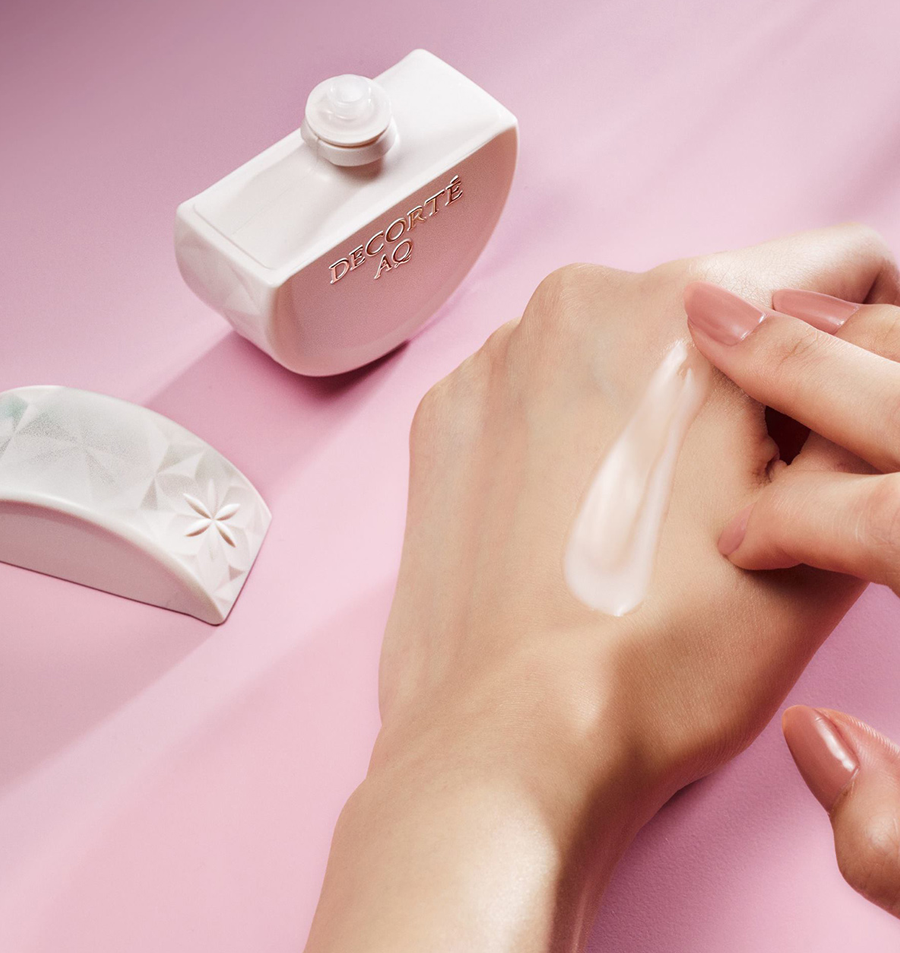 DECORTÉ AQ TRAVELEXCLUSIVE AQ Hand Essence